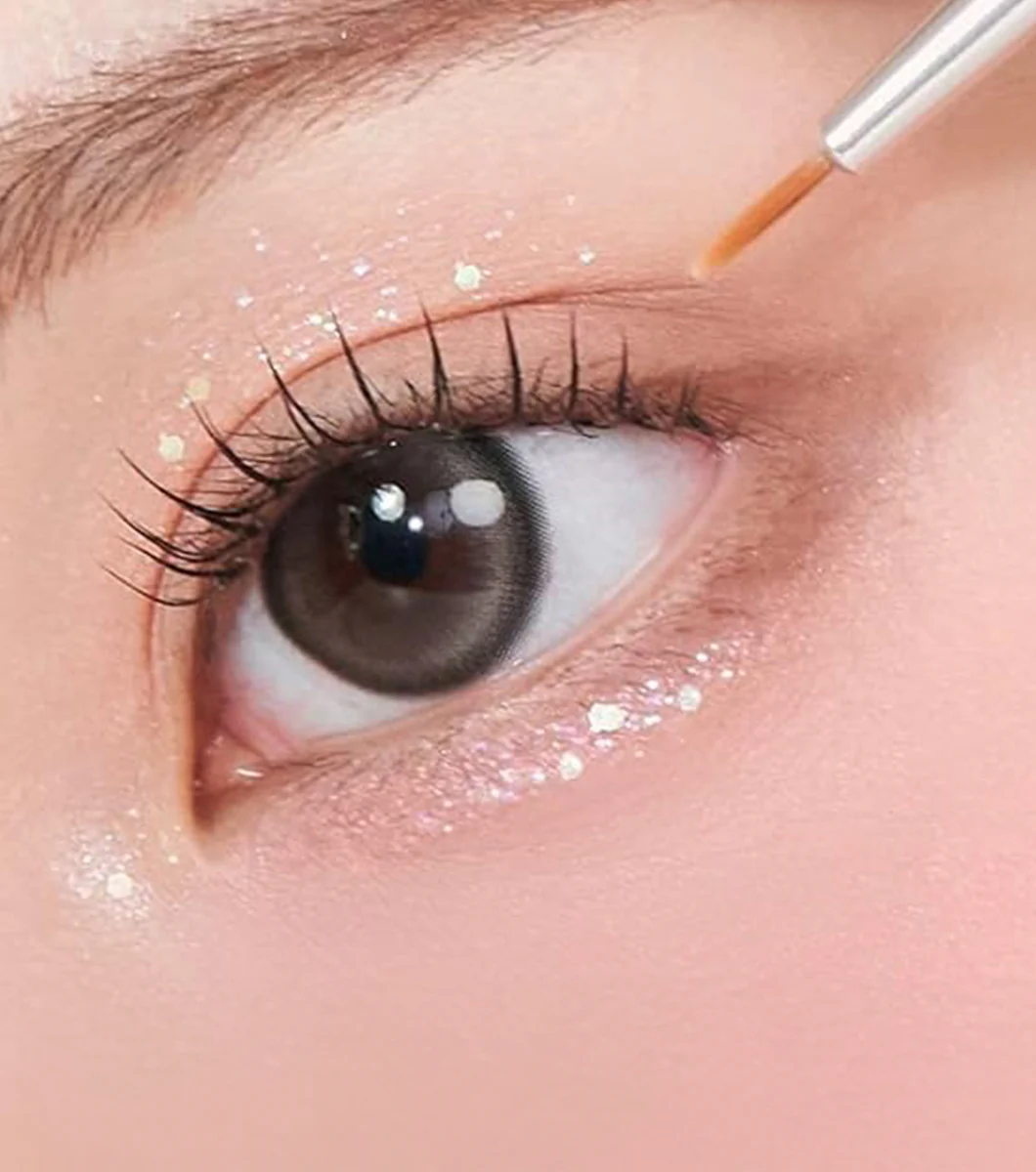 DEAR.A | Vegan Glitter Eyeshadow 4g 02 Sunbeam – Sombra de Ojos Líquida Iluminadora con Ácido Hialurónico y Glicerina. - Image 2