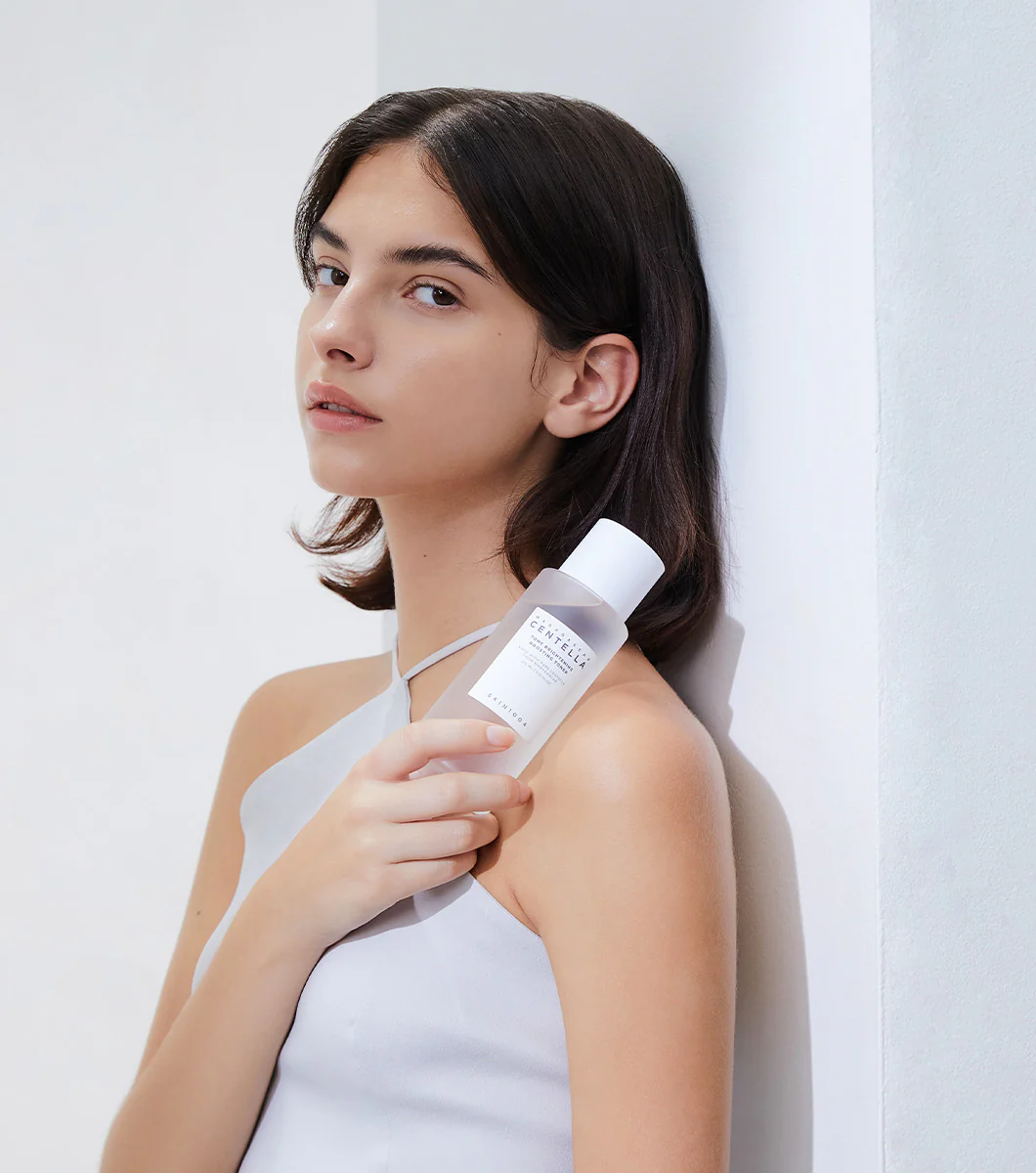 SKIN1004 | Madagascar Centella Tone Brightening Boosting Toner 210ml - Image 2